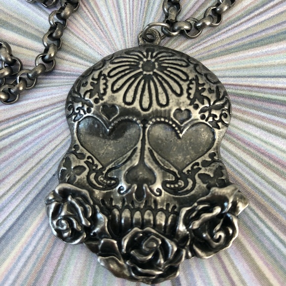 Sugar Skull Necklace Dia de Los Muertos in edgy Gun Metal Finish - Picture 4 of 5